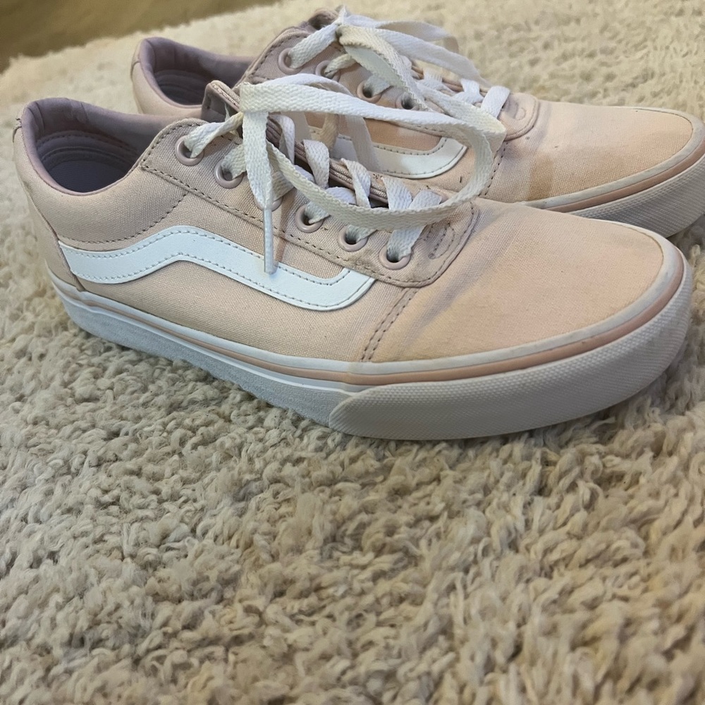 Vans off the wall women’s size 8, cream color.